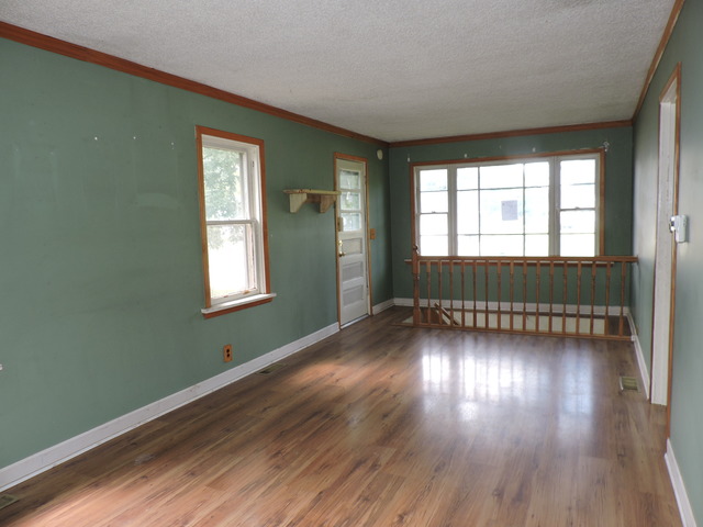 4904 Roberts Road Barrington, IL 60010 - Photo 3 of 7