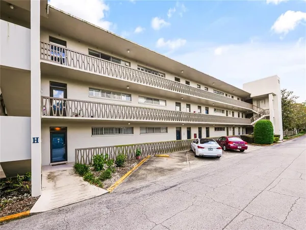 $290,000 | 700 Melrose Avenue, Unit H4, Winter Park, FL 32789
