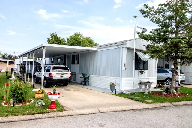 $32,000 | 8800 South Harlem Avenue, Unit 2366, Bridgeview, IL 60455