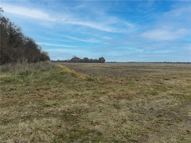 $189,900 | 4 South Pryor Road, Pleasant Hill, MO 64080