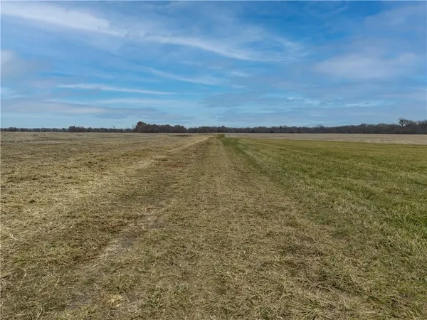 $189,900 | 4 South Pryor Road, Pleasant Hill, MO 64080