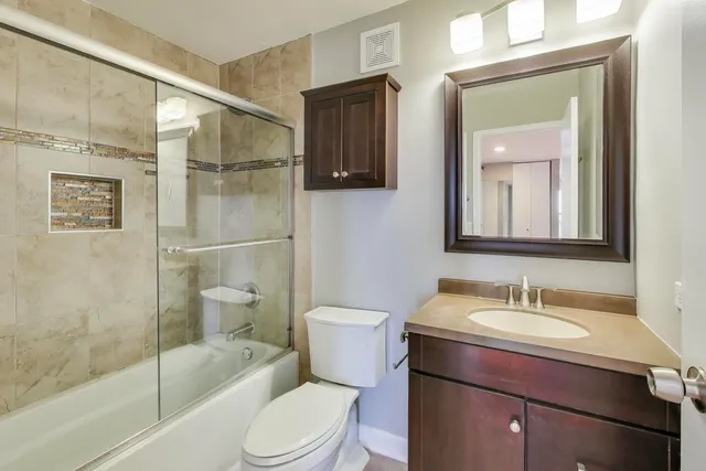 $275,000 | 1212 North LaSalle Drive, Unit 1809, Chicago, IL 60610