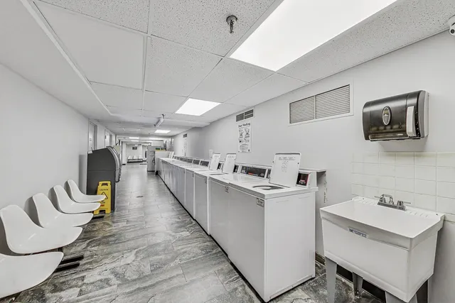 $275,000 | 1212 North LaSalle Drive, Unit 1809, Chicago, IL 60610