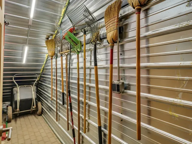 $839,000 | 12216 Pleasant Valley Road, Woodstock, IL 60098