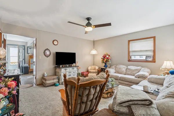 $145,000 | 105 North Bennett Street, Wheatland, IA 52777