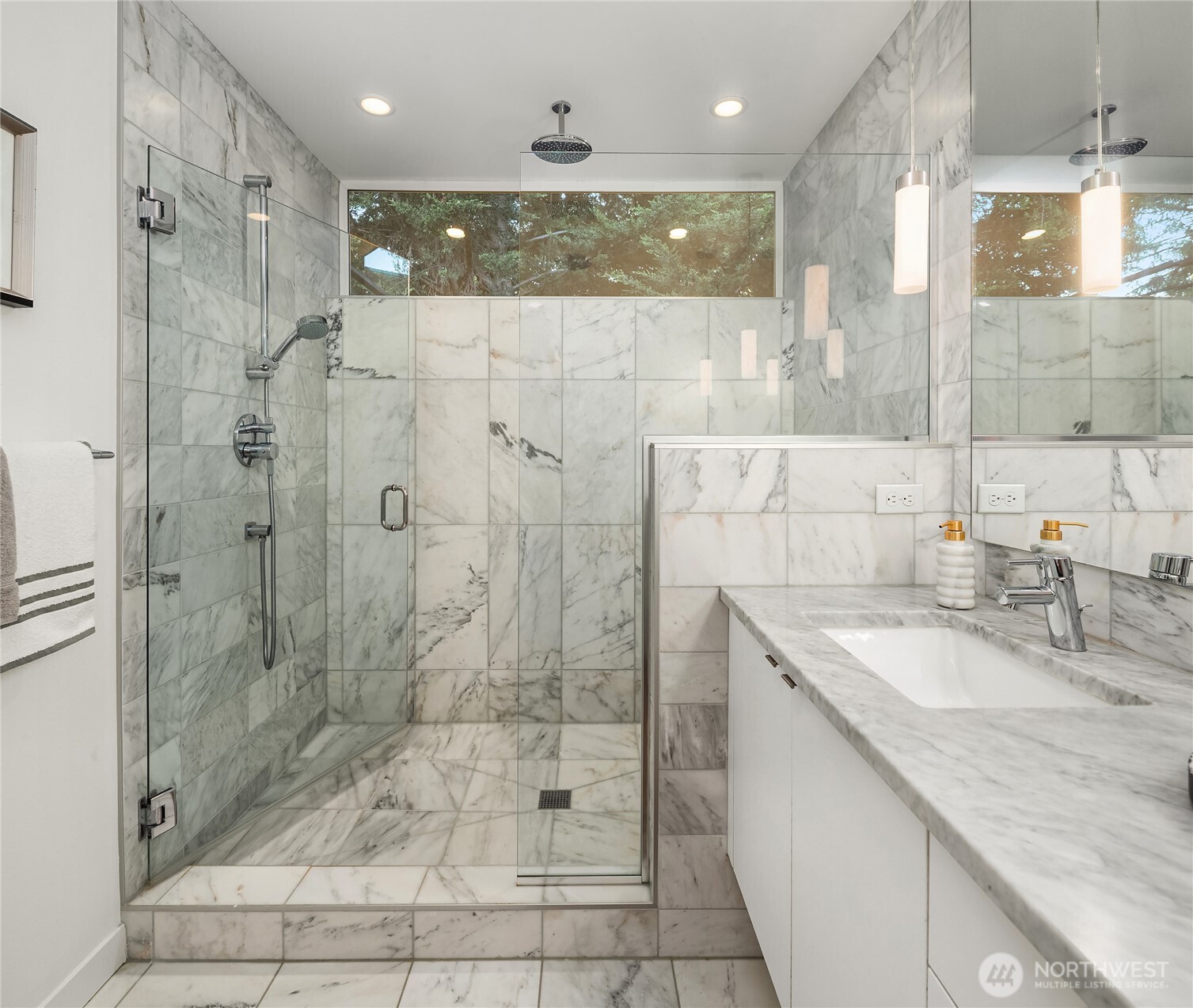 3611 Whitman Avenue North Seattle, WA 98103 - Photo 22 of 40