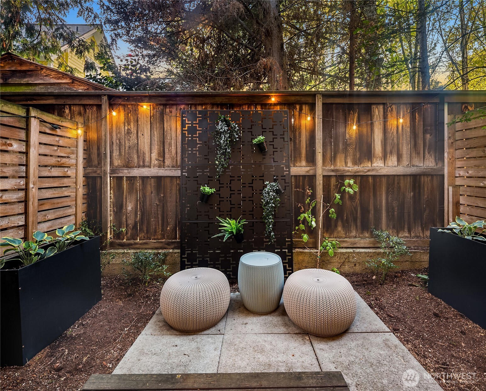 3611 Whitman Avenue North Seattle, WA 98103 - Photo 28 of 40