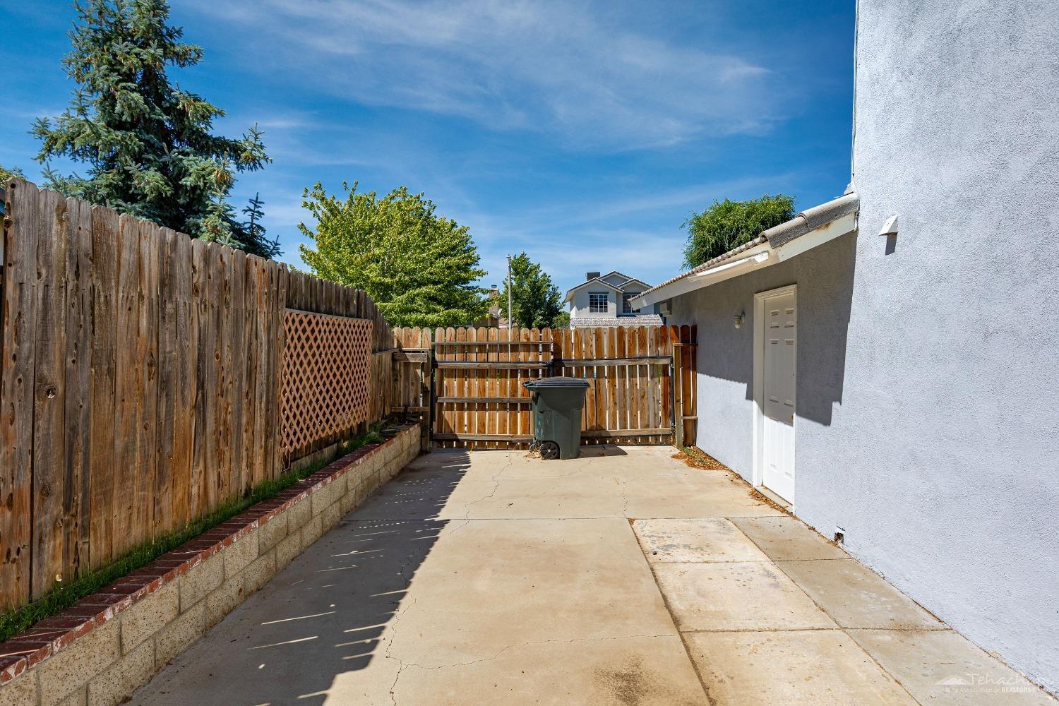 810 Elm Street Tehachapi, CA 93561 - Photo 17 of 17 Gallery Image 17