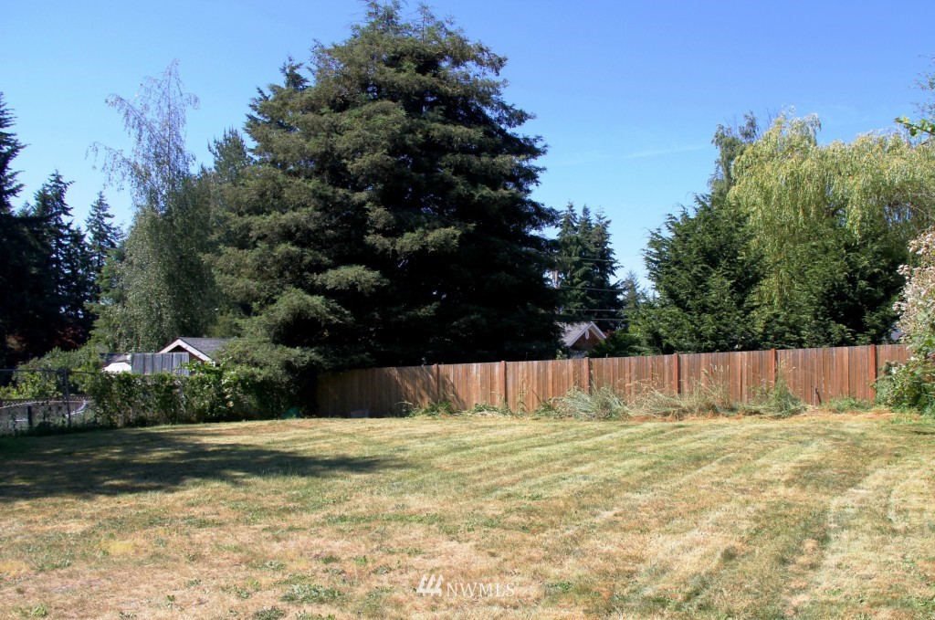 7819 203rd Street Southwest Edmonds, WA 98026 - Photo 13 of 15 Gallery Image 13