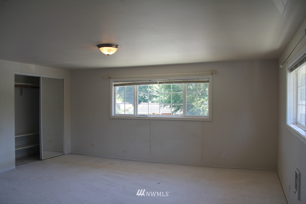 7819 203rd Street Southwest Edmonds, WA 98026 - Photo 8 of 15 Gallery Image 8