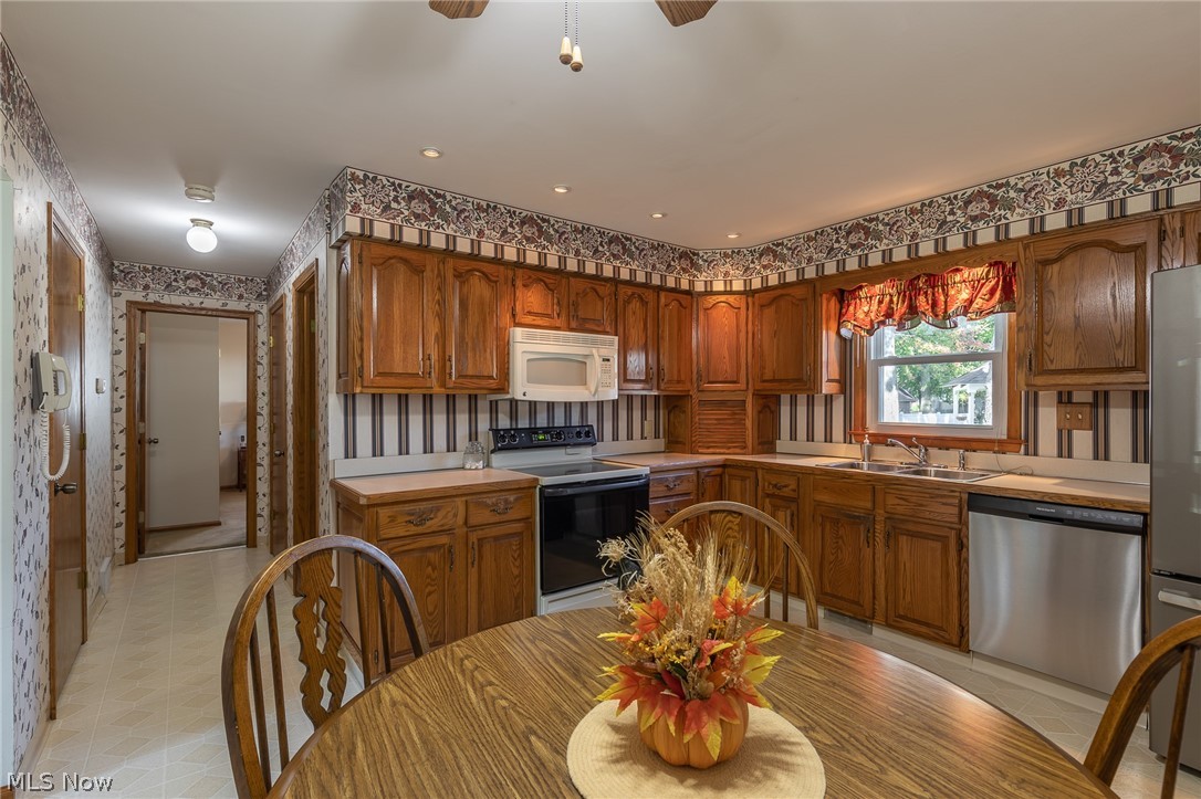 37051 Reeves Road Eastlake, OH 44095 - Photo 14 of 27 Gallery Image 14
