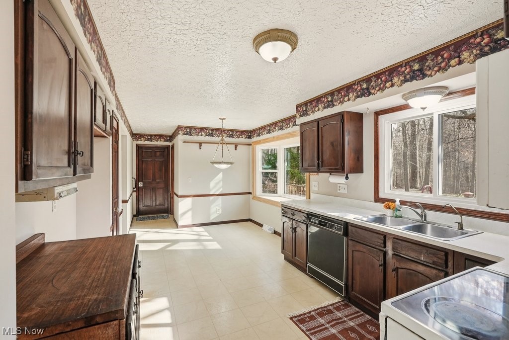 828 Center Road Hinckley, OH 44233 - Photo 12 of 50 Gallery Image 12