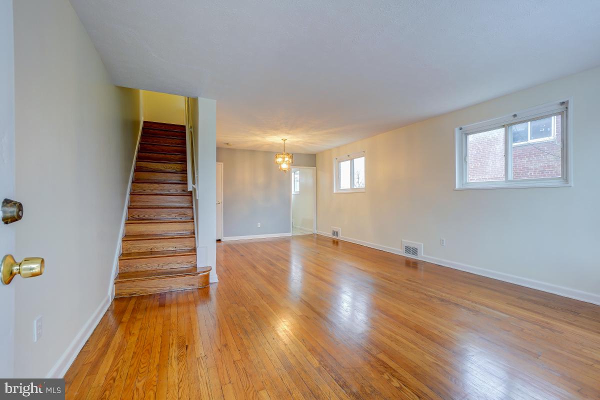 1030 Osage Street Silver Spring, MD 20903 - Photo 4 of 34 Gallery Image 4