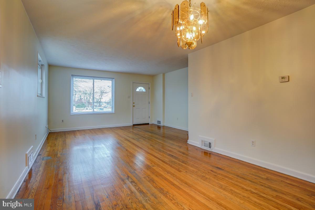 1030 Osage Street Silver Spring, MD 20903 - Photo 5 of 34 Gallery Image 5