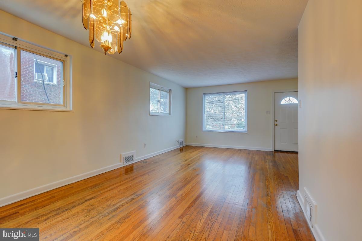 1030 Osage Street Silver Spring, MD 20903 - Photo 7 of 34 Gallery Image 7