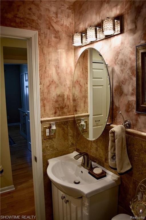 2350 Gerald Avenue Rochester Hills, MI 48307 - Photo 11 of 24
