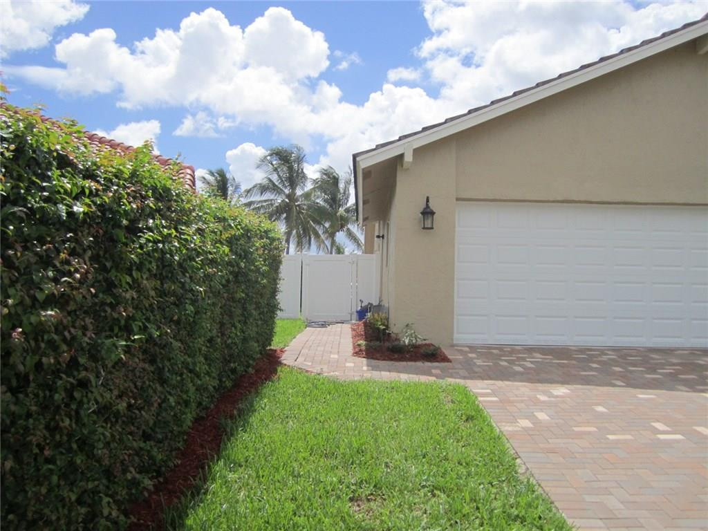 22944 Greenview Terrace Boca Raton, FL 33433 - Photo 3 of 100 Photo 3