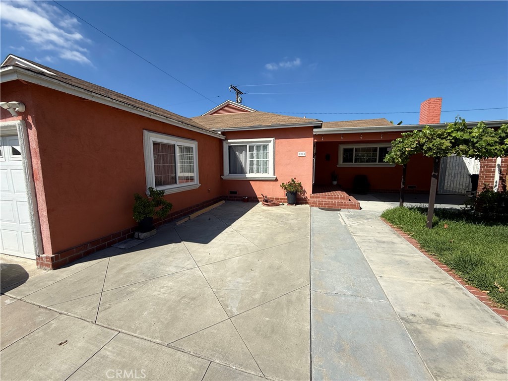 1014 North Daisy Avenue Santa Ana, CA 92703 - Photo 3 of 27