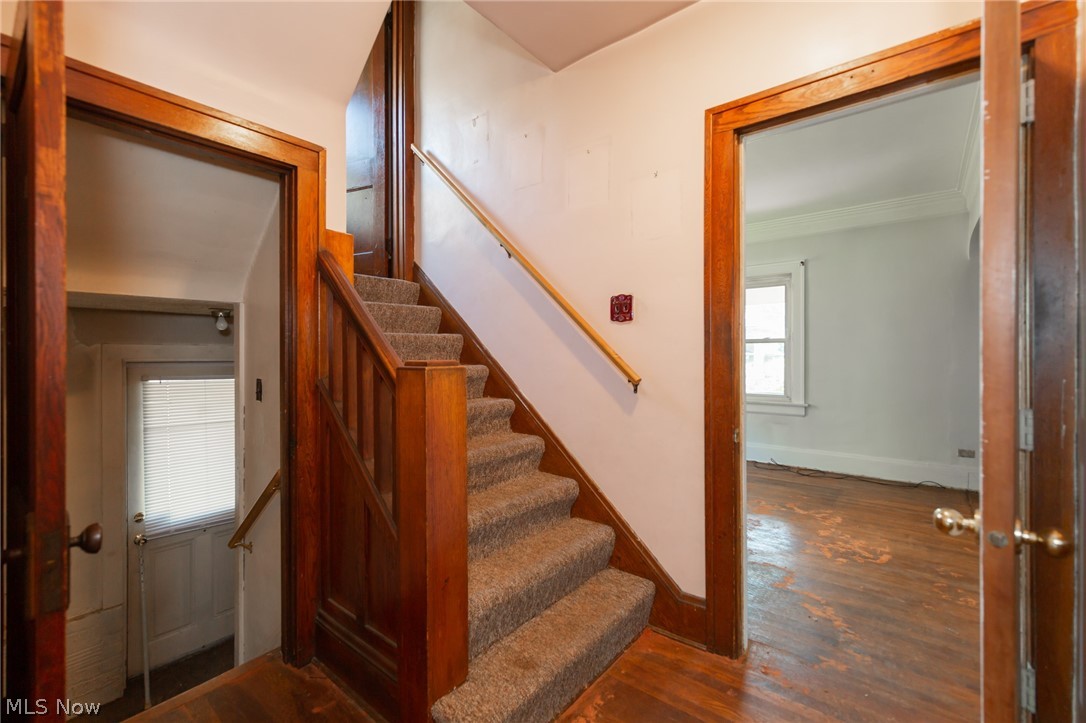 334 Merriman Road Akron, OH 44303 - Photo 10 of 35 Beautiful Hardwood Throughout the Home