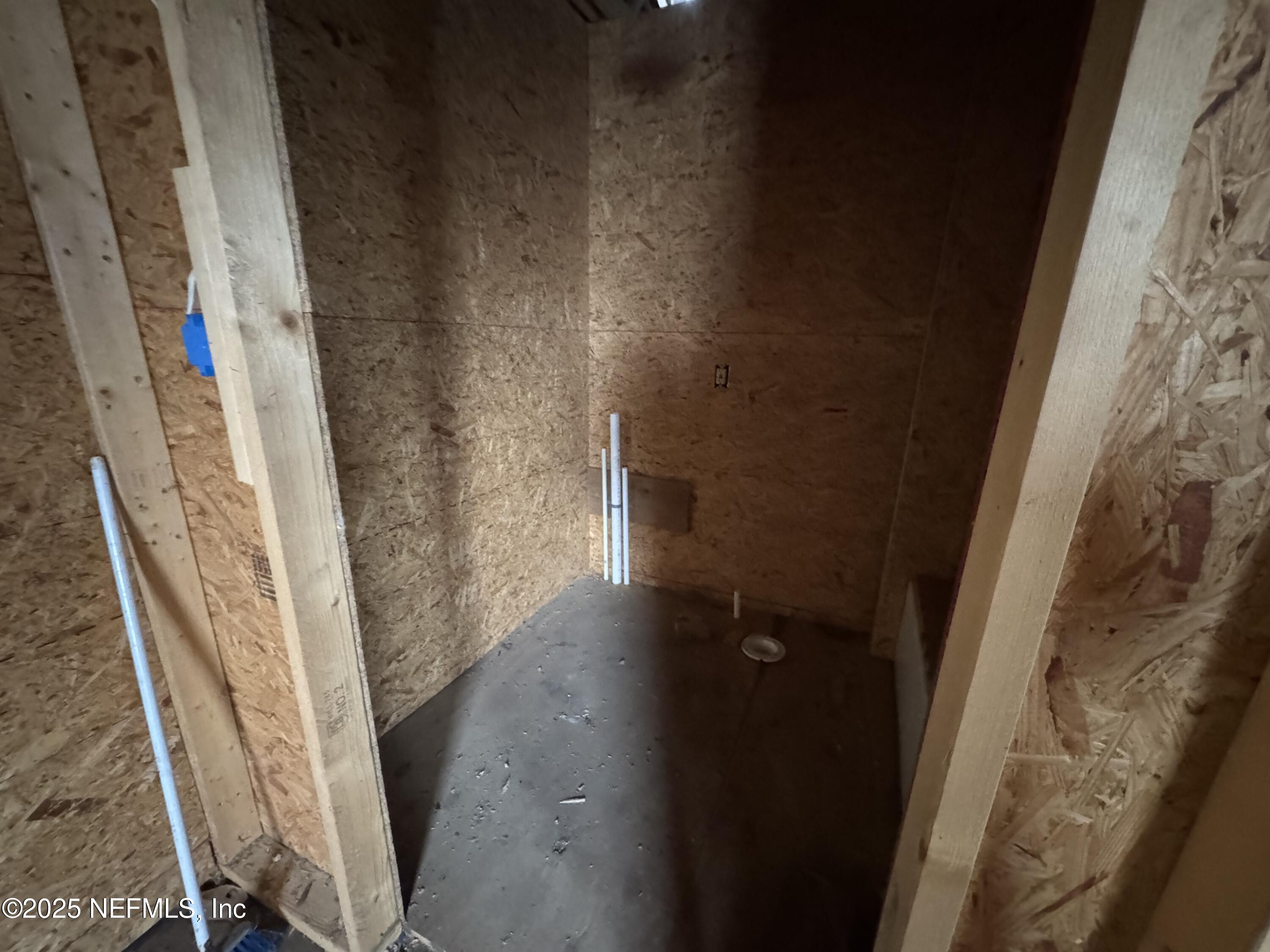 312 South Church Street Starke, FL 32091 - Photo 10 of 18 a view of stairs