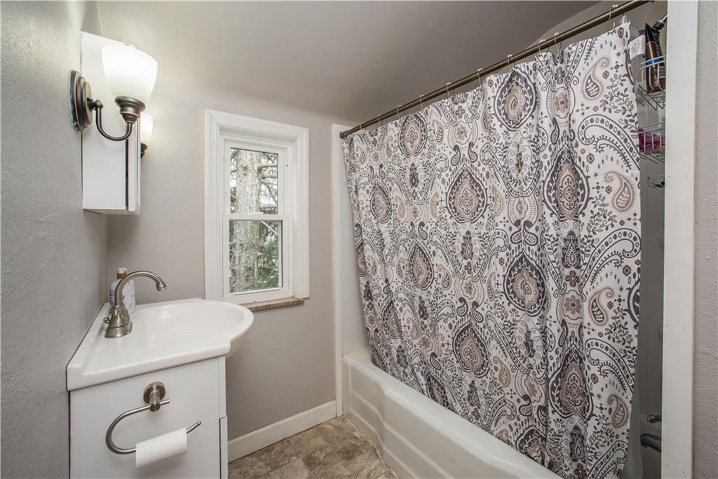 1612 Elderslee Road Pittsburgh, PA 15227 - Photo 17 of 19 Gallery Image 17