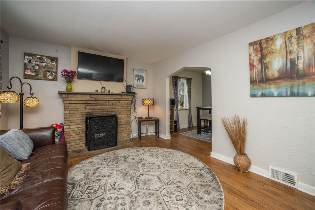 1612 Elderslee Road Pittsburgh, PA 15227 - Photo 5 of 19 Gallery Image 5