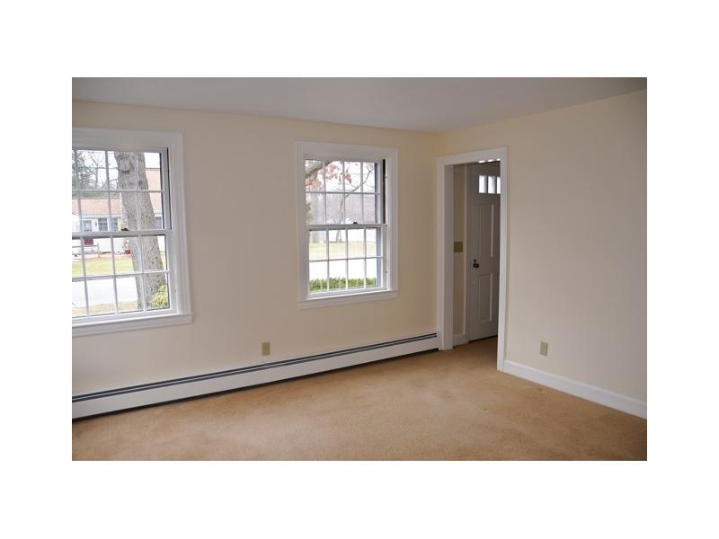 32 George Street Warwick, RI 02888 - Photo 4 of 18 Living Room.