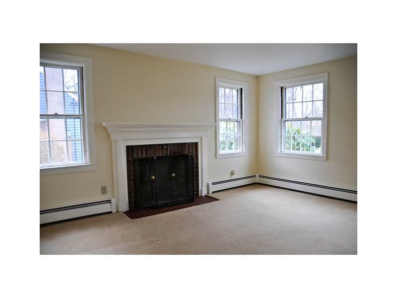 32 George Street Warwick, RI 02888 - Photo 5 of 18 Living Room.