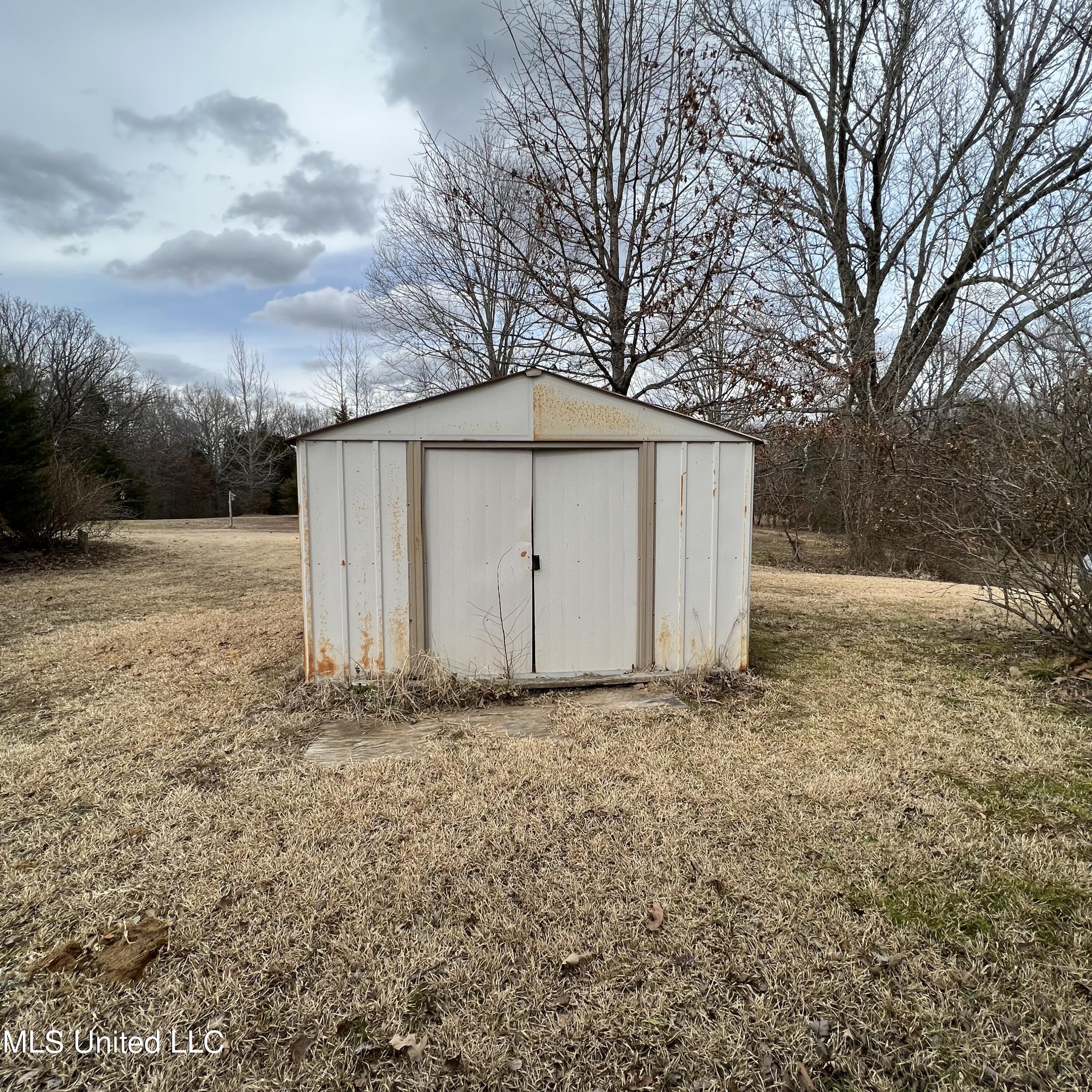 420 Strickland Road Byhalia, MS 38611 - Photo 27 of 52 IMG_9643 5