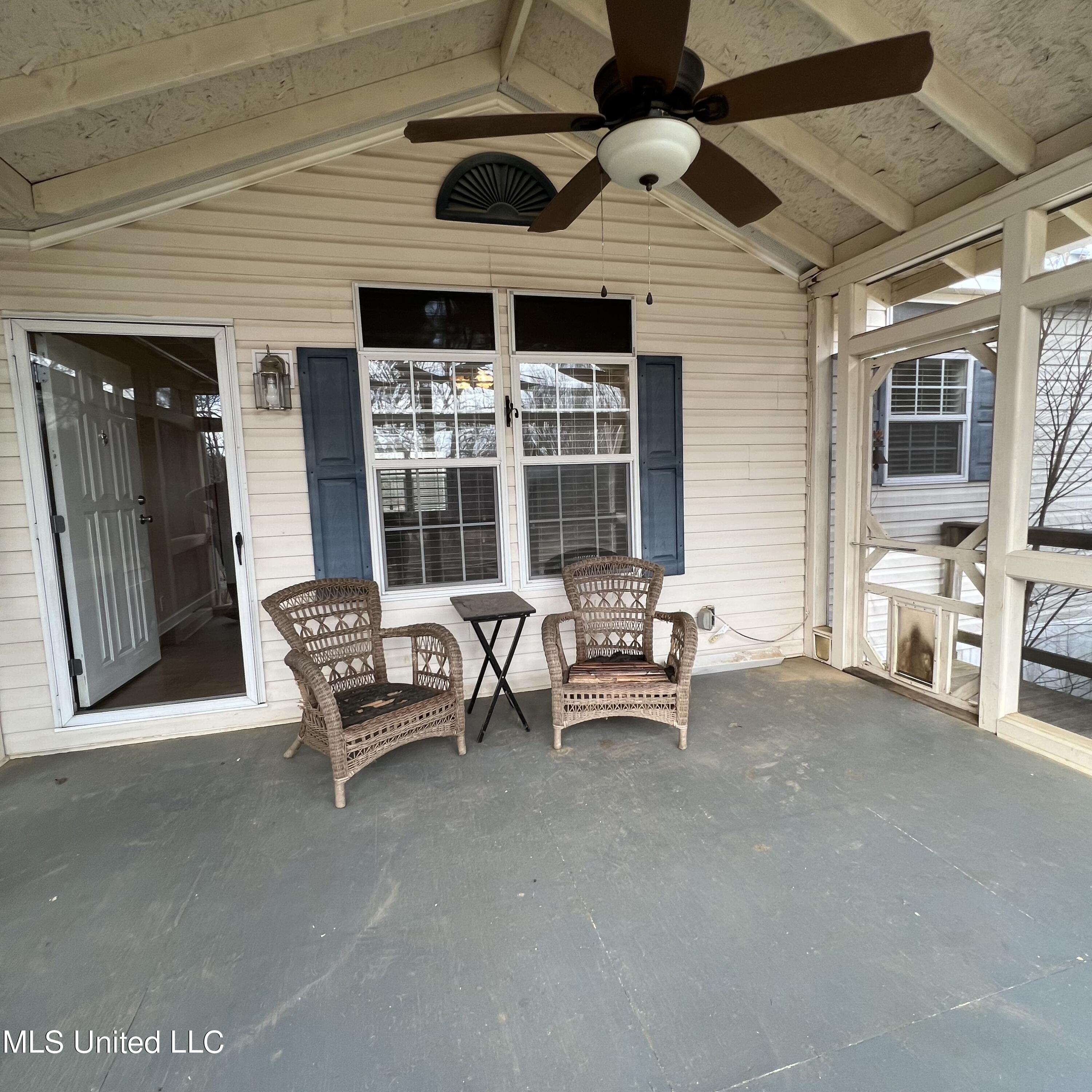 420 Strickland Road Byhalia, MS 38611 - Photo 3 of 52 IMG_9616 5