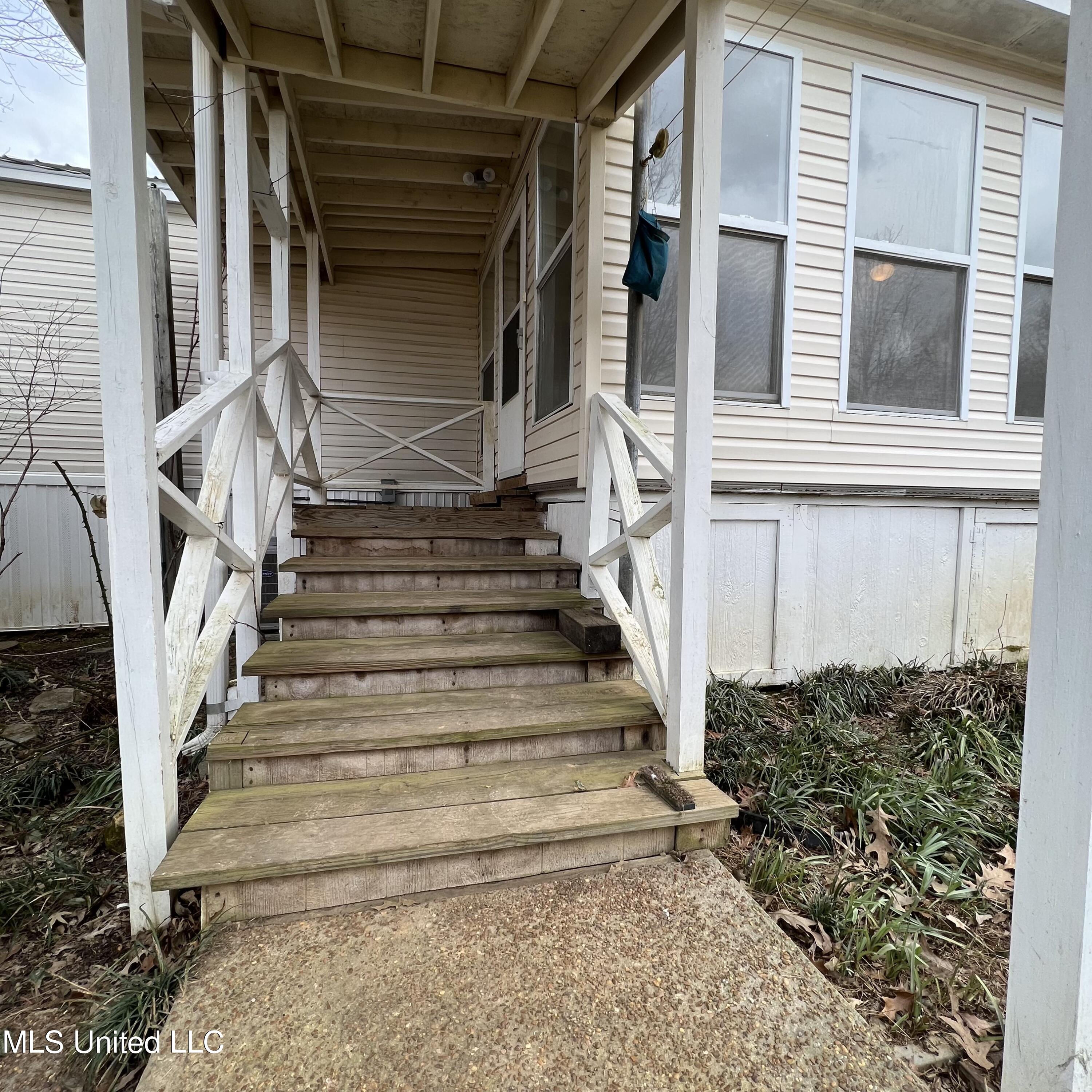 420 Strickland Road Byhalia, MS 38611 - Photo 6 of 52 IMG_9636 5