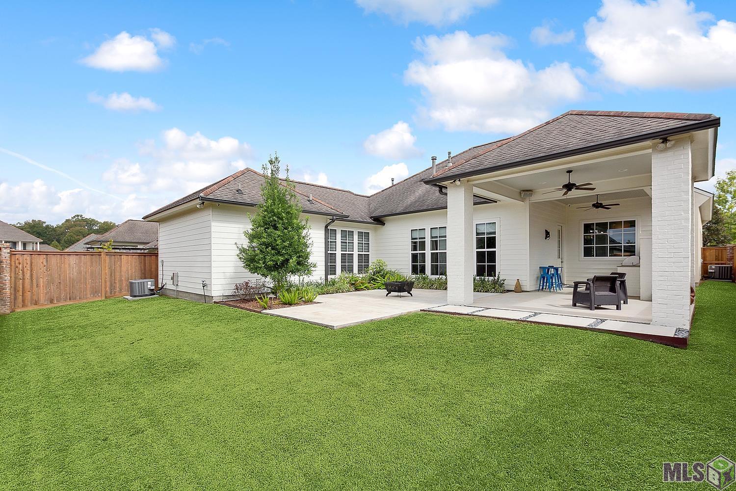 15536 Linden View Road Baton Rouge, LA 70817 - Photo 19 of 20 Garden Escape