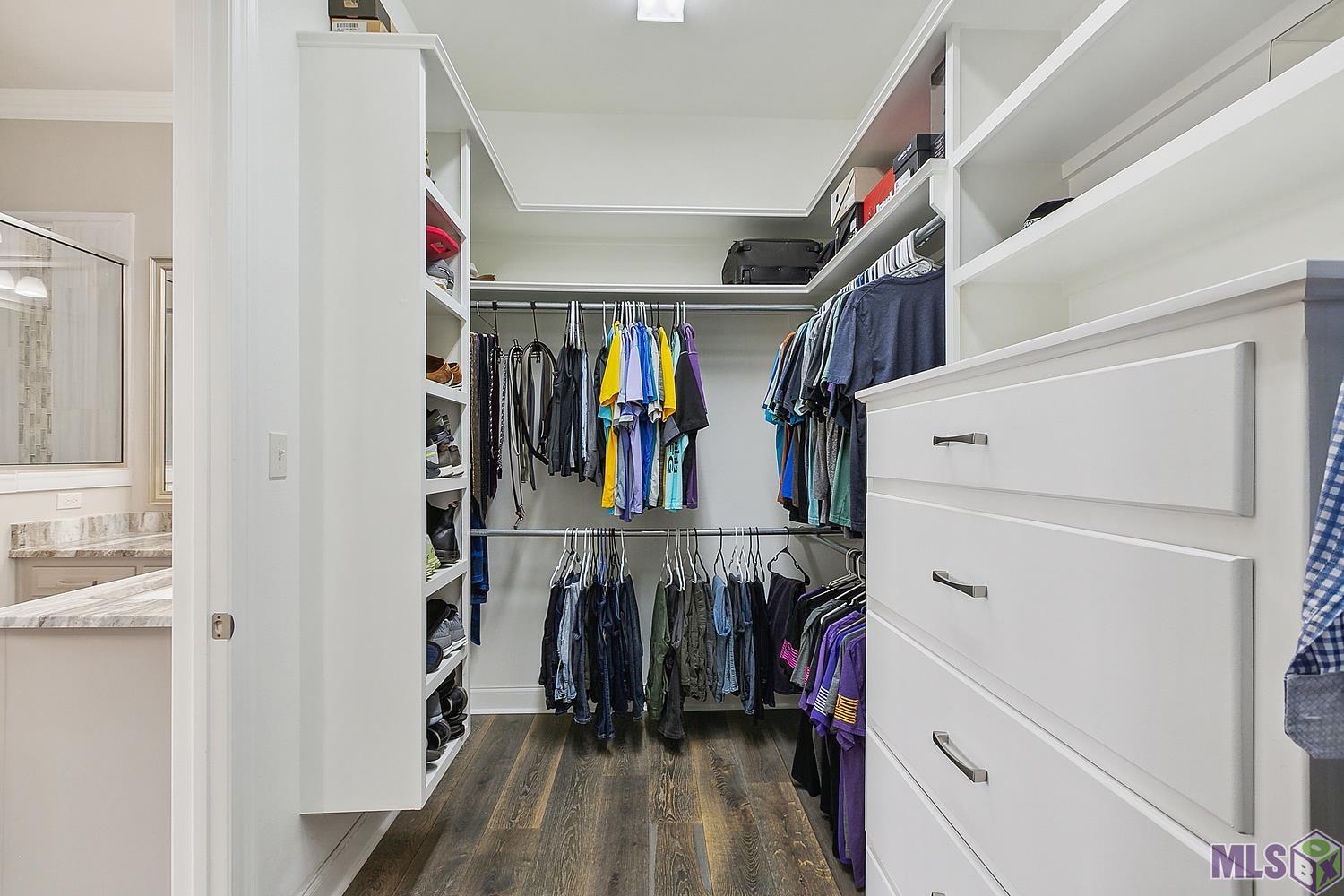 15536 Linden View Road Baton Rouge, LA 70817 - Photo 10 of 20 Custom Crafted Master Closet