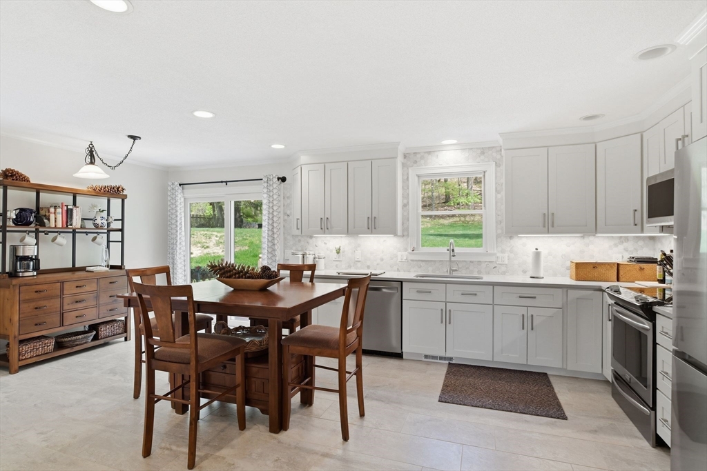 24 Merrill Road Wilbraham, MA 01095 - Photo 12 of 40