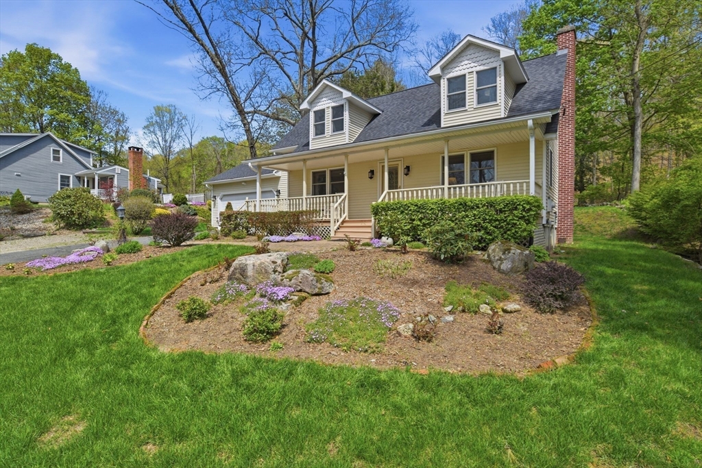 24 Merrill Road Wilbraham, MA 01095 - Photo 4 of 40