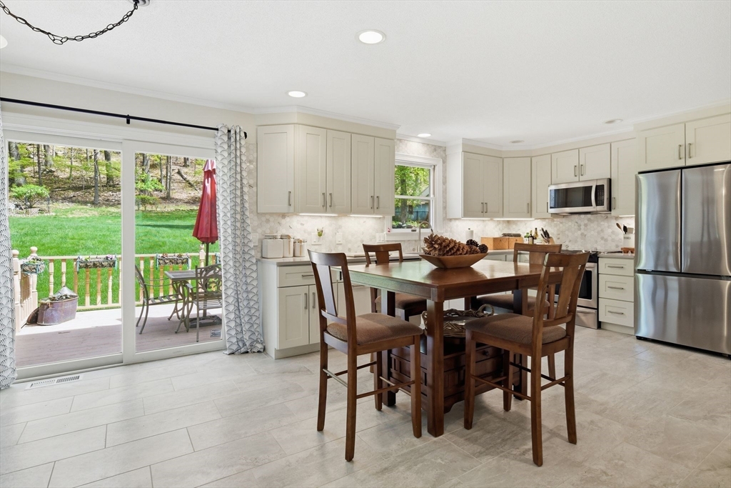24 Merrill Road Wilbraham, MA 01095 - Photo 6 of 40