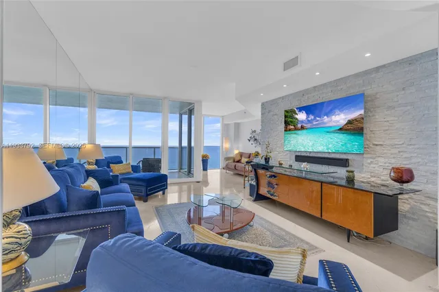 $7,100 | 19111 Collins Avenue, Unit 1607, Sunny Isles Beach, FL 33160
