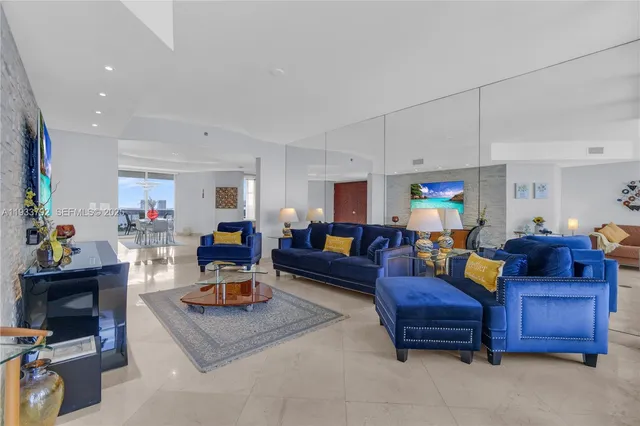 $7,100 | 19111 Collins Avenue, Unit 1607, Sunny Isles Beach, FL 33160