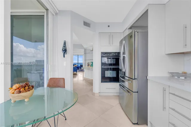 $7,100 | 19111 Collins Avenue, Unit 1607, Sunny Isles Beach, FL 33160