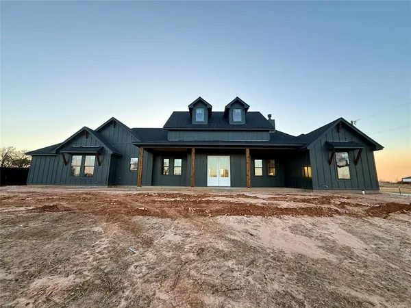 $685,000 | 1365 Old Decatur Road, Decatur, TX 76234