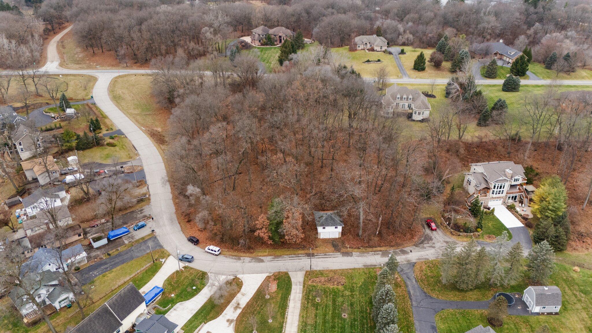 893 Ridge Road Chelsea, MI 48118 - Photo 3 of 25 2-web-or-mls-DJI_20241217134308_0223_D