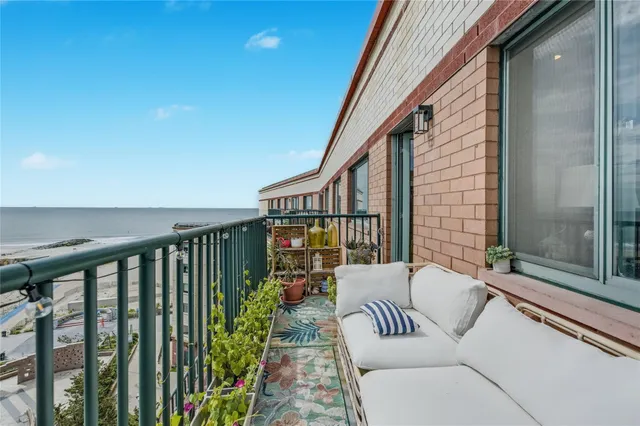 $749,000 | 116-12 Ocean Promenade, Unit UPH6/806/8F | Rockaway Park