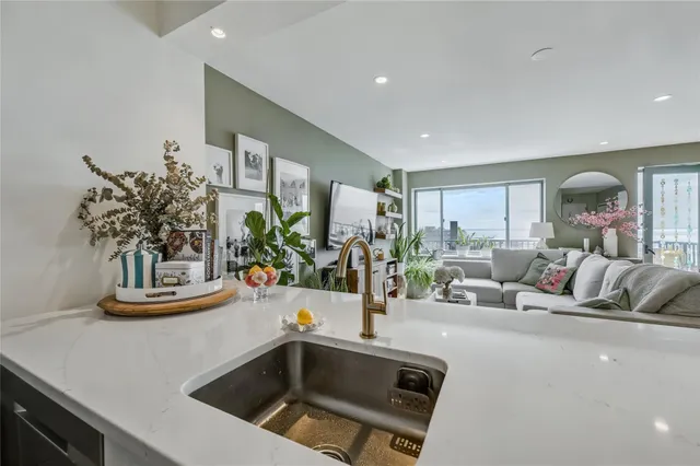 $749,000 | 116-12 Ocean Promenade, Unit UPH6/806/8F | Rockaway Park