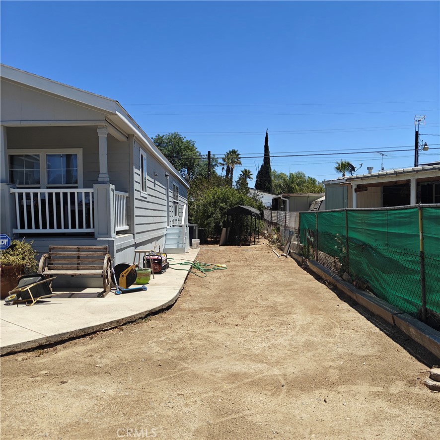 22956 La More Road Perris, CA 92570 - Photo 3 of 24