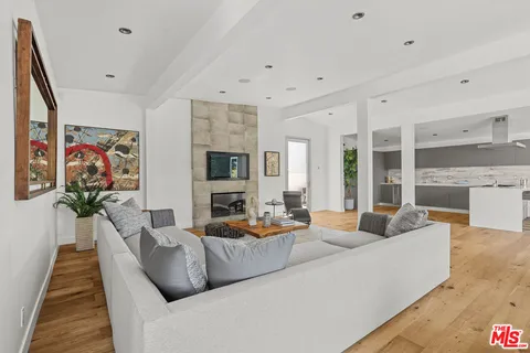 $2,399,000 | 7470 Woodrow Wilson Drive, Los Angeles, CA 90046