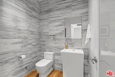 $2,399,000 | 7470 Woodrow Wilson Drive, Los Angeles, CA 90046