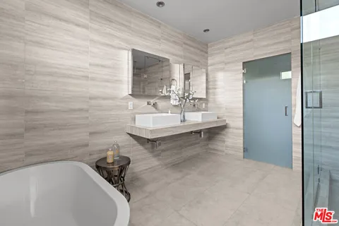 $2,399,000 | 7470 Woodrow Wilson Drive, Los Angeles, CA 90046