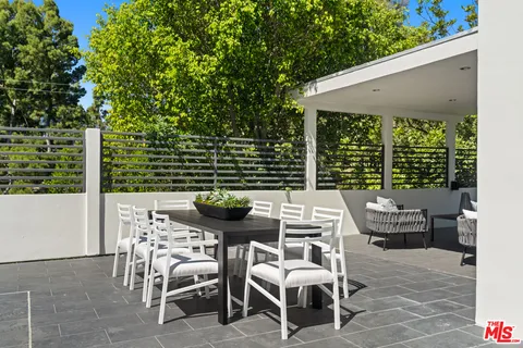 $2,399,000 | 7470 Woodrow Wilson Drive, Los Angeles, CA 90046