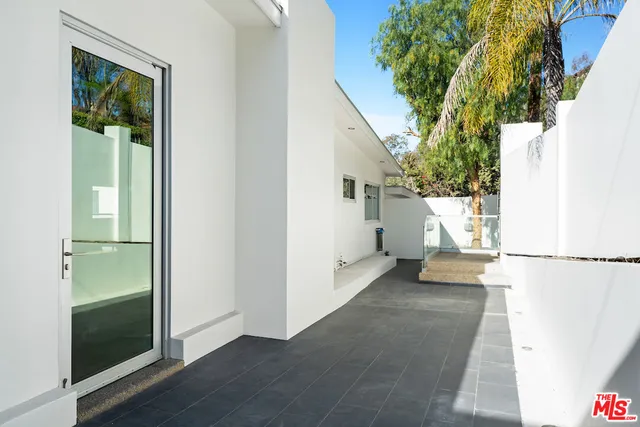 $2,399,000 | 7470 Woodrow Wilson Drive, Los Angeles, CA 90046