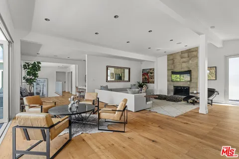 $2,399,000 | 7470 Woodrow Wilson Drive, Los Angeles, CA 90046